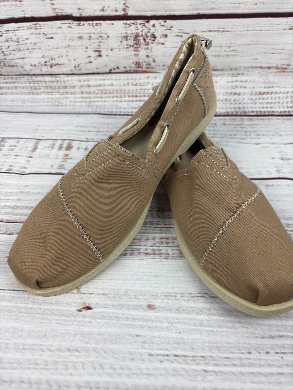 BOBS by Skechers Tan Brown Slip On Memory Foam Flat Shoes Comfort Womens Size 9